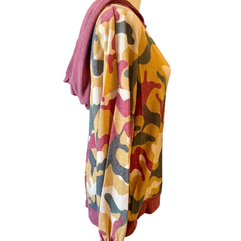 Women's Hooded Camo Pullover Sweater in Multi-Color, size L, NEW - Picture 3 of 8